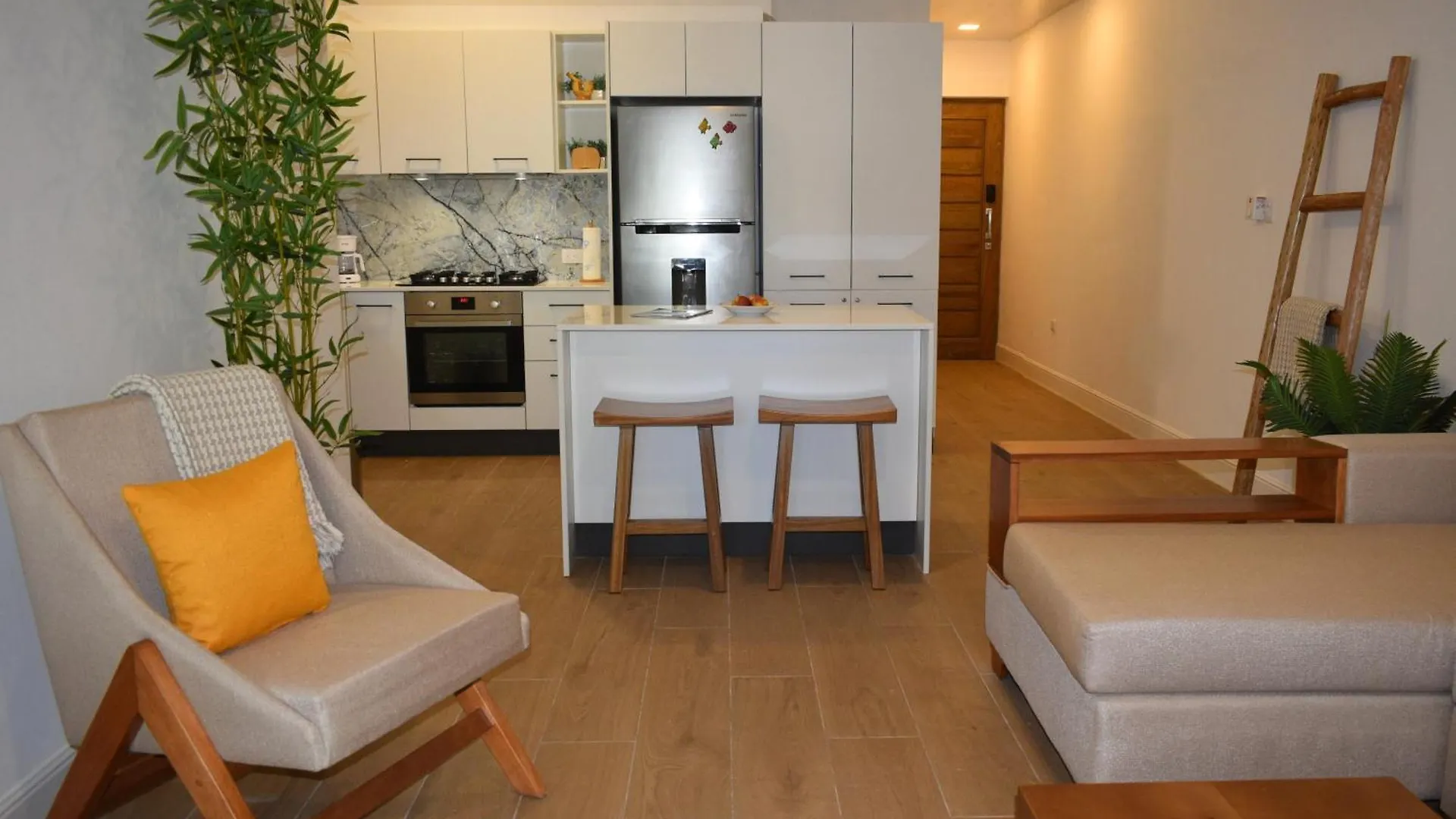 Апартаменты Perla Marina Beach Condo- Walk To Yoga, Spa & Food Сосуа